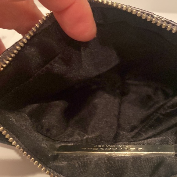 metallic clutch. Light weight just right for cellphone + lipstick - Picture 4 of 5